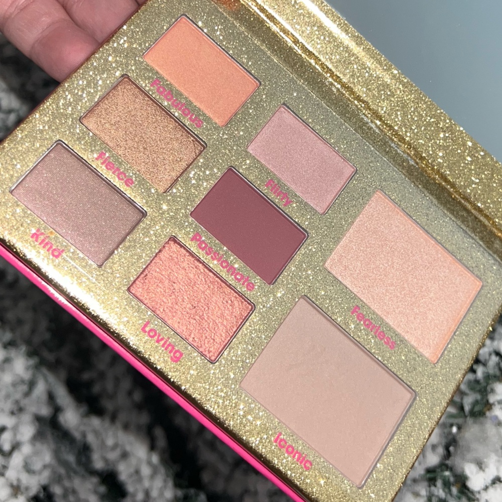 Mally Mallywood Eyeshadow Palette Limited Edition NIB - Picture 2 of 7